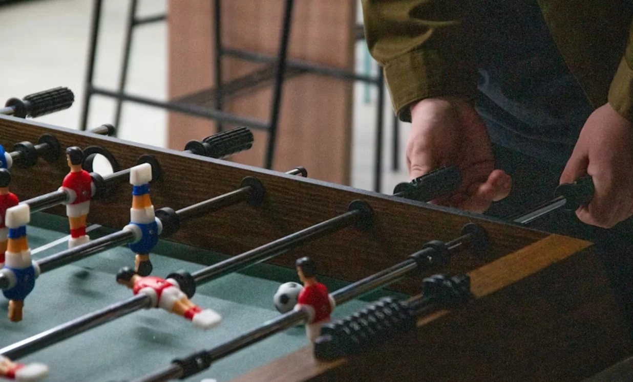 How to Play Foosball - Practical Guide for Beginners & Enthusiasts